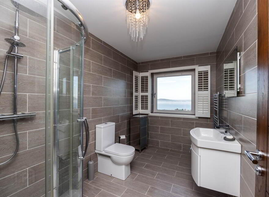 38 Ballymenoch Road, Holywood, BT18 0HN