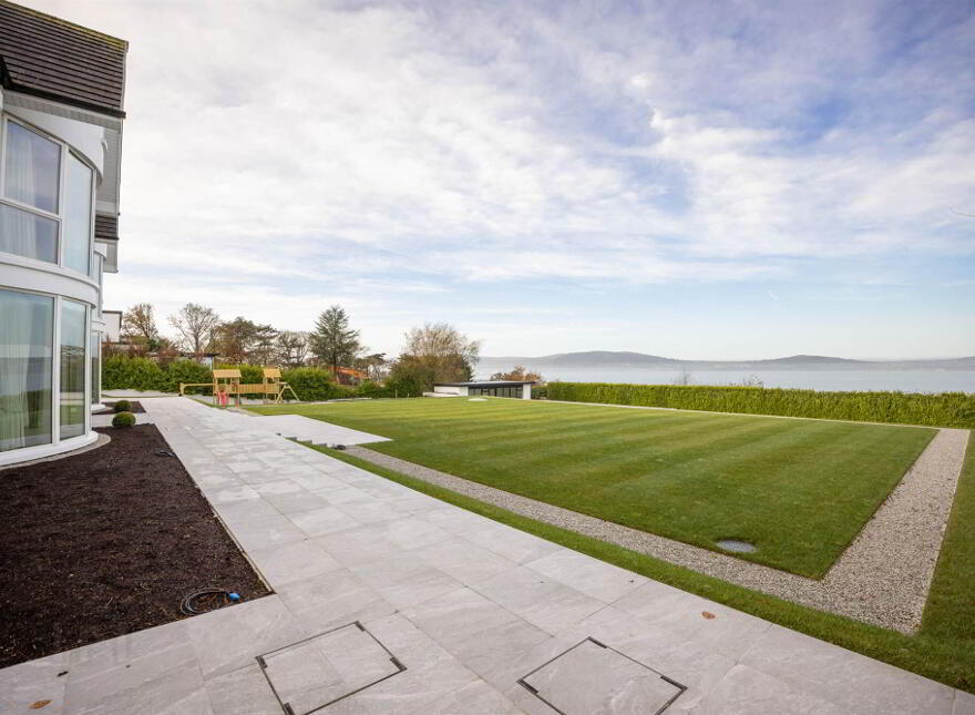 38 Ballymenoch Road, Holywood, BT18 0HN