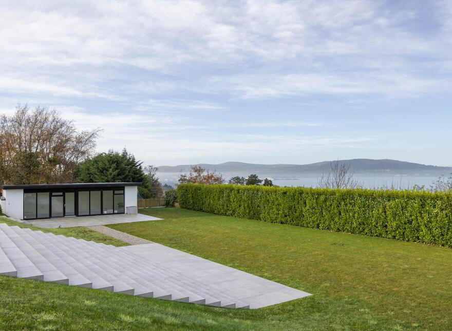 38 Ballymenoch Road, Holywood, BT18 0HN