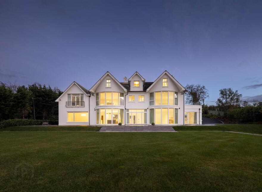 38 Ballymenoch Road, Holywood, BT18 0HN