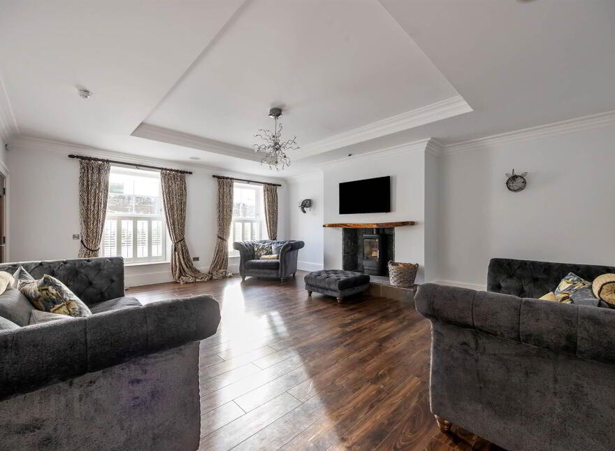 38 Ballymenoch Road, Holywood, BT18 0HN