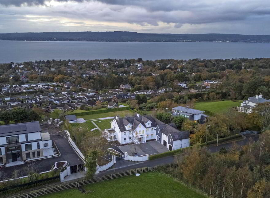 38 Ballymenoch Road, Holywood, BT18 0HN