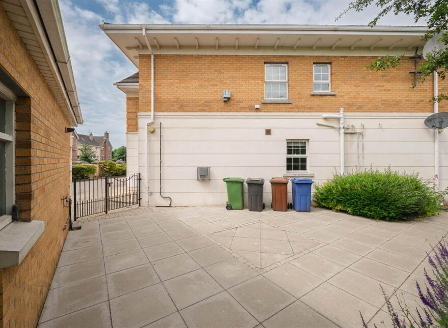 Apt 2 The Manor House, 14 Berkeley Hall Court, Lisburn, BT27 5QX