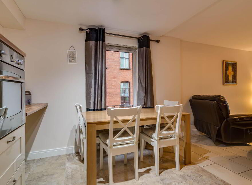 110 Margarita Plaza, Belfast, BT2 8FF