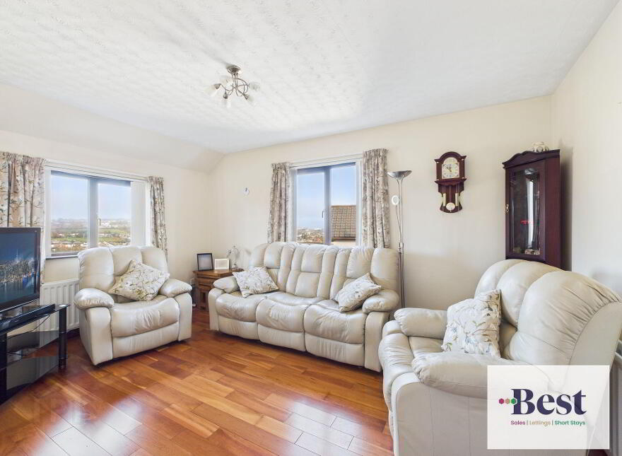 4 Inver Heights, Larne, BT40 3AR