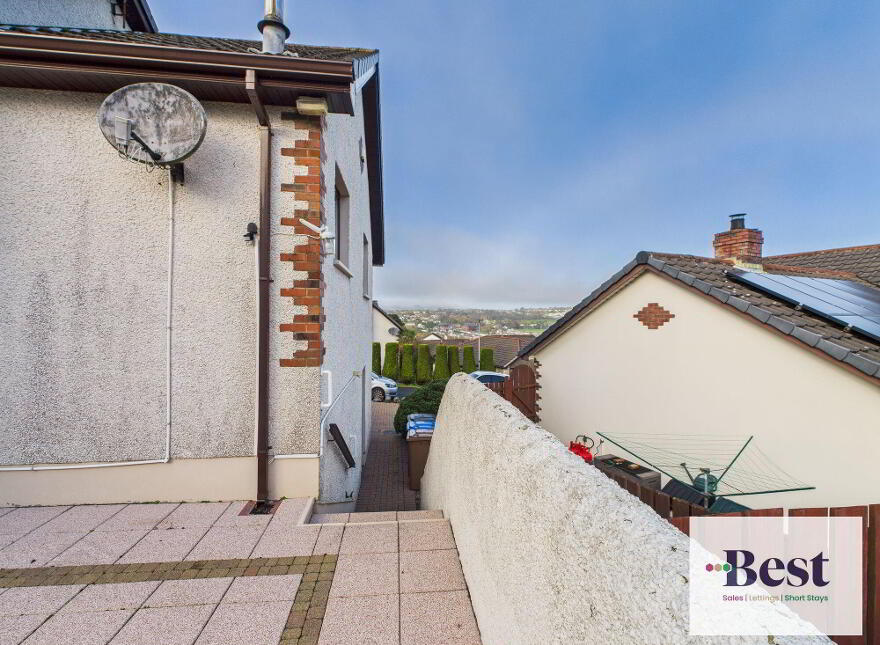 4 Inver Heights, Larne, BT40 3AR