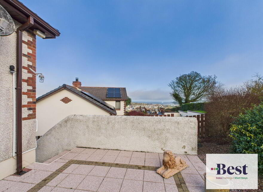 4 Inver Heights, Larne, BT40 3AR
