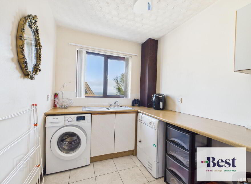4 Inver Heights, Larne, BT40 3AR