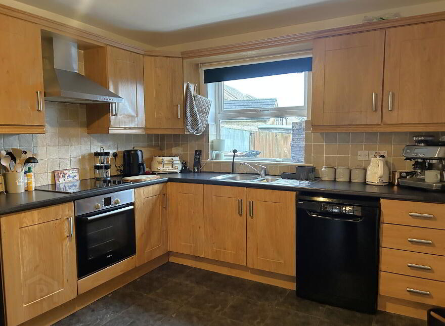 47 Rossdale, Ballymena, BT42 2SA