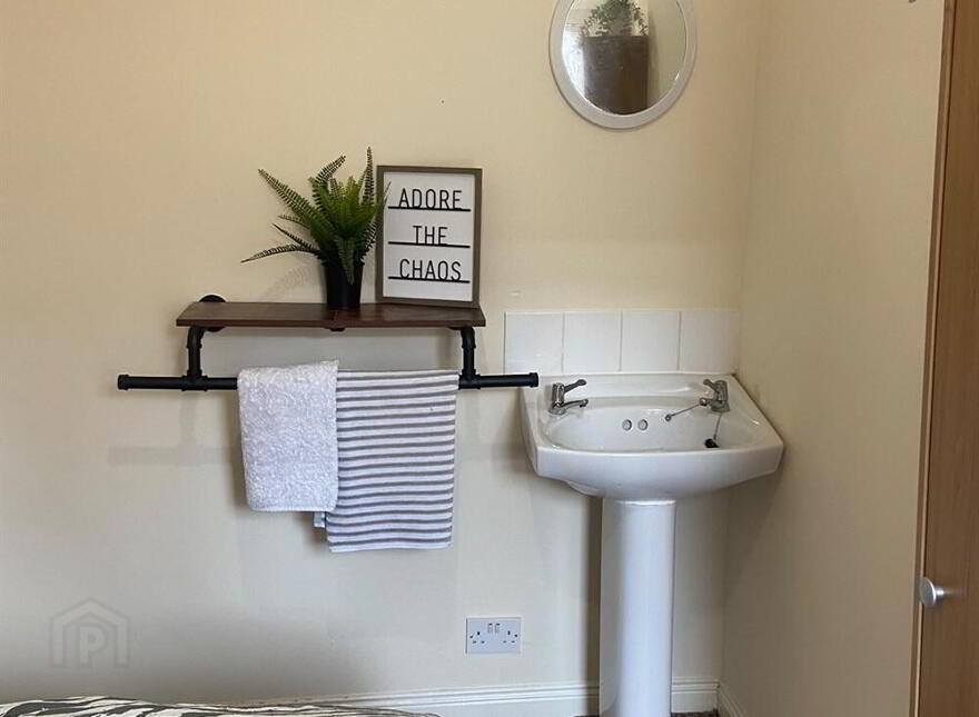 Room 2, 40 Nansen Street, Belfast, BT12 6AT