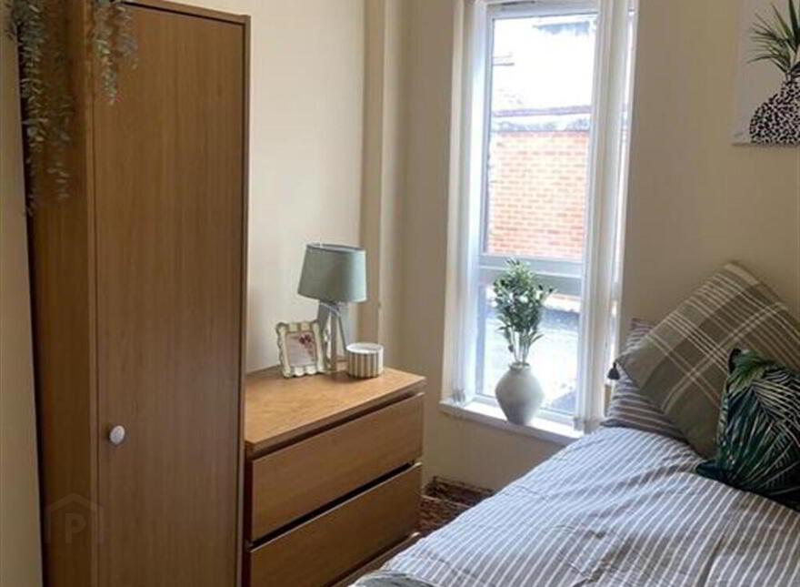Room 2, 40 Nansen Street, Belfast, BT12 6AT
