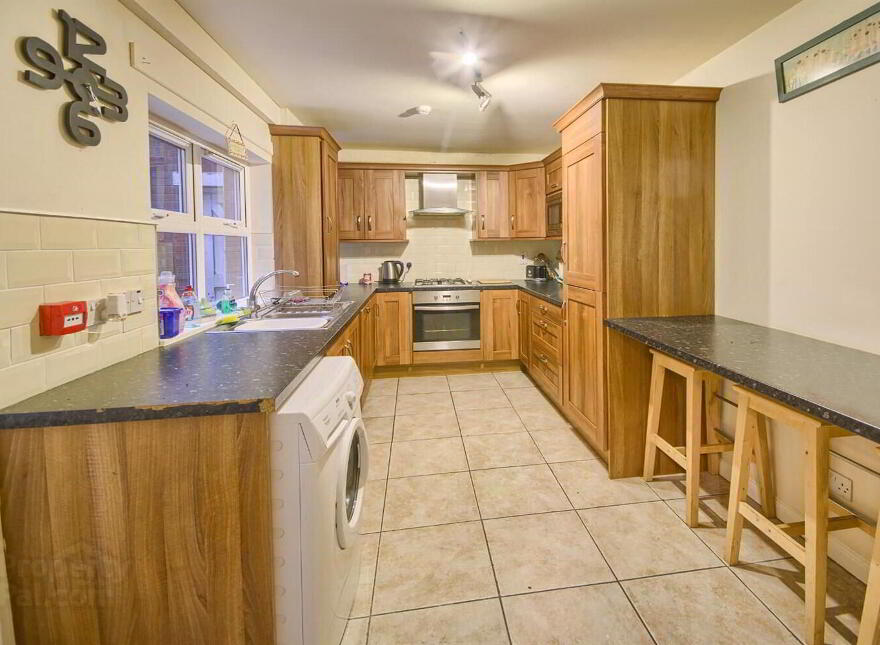 Room 2, 40 Nansen Street, Belfast, BT12 6AT
