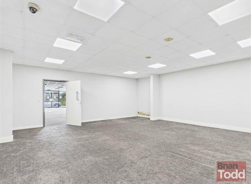 18 Main Street, Larne, BT40 1SS