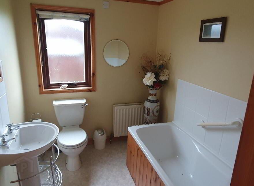 Cabin, 17 Mulroy Bay Resort, Kerrykeel
