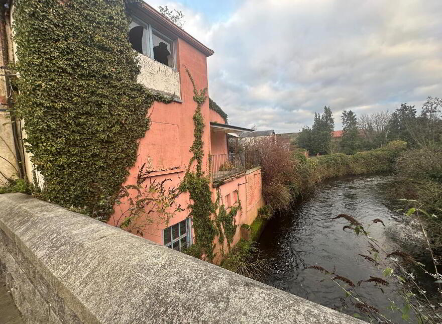 7-9 Bridge Street, Dromore, BT25 1AN