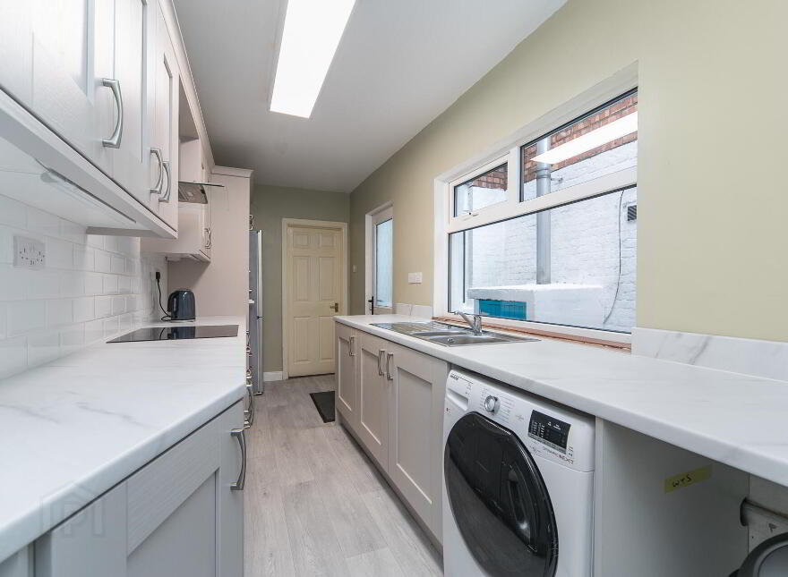 75 Ulsterville Gardens, Lisburn Road, Belfast, BT9 7BB