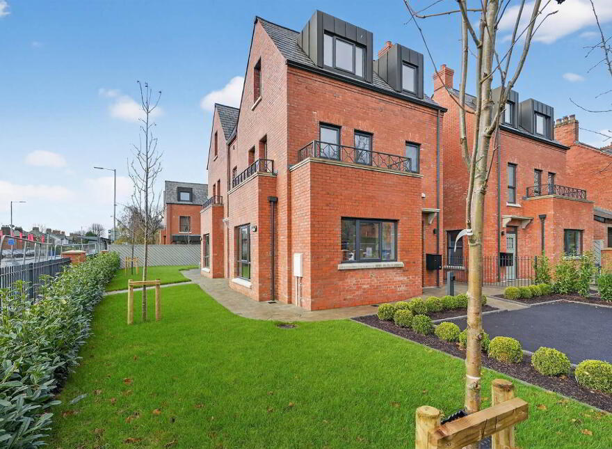 2 Ormiston Park, Belfast, BT4 3JT