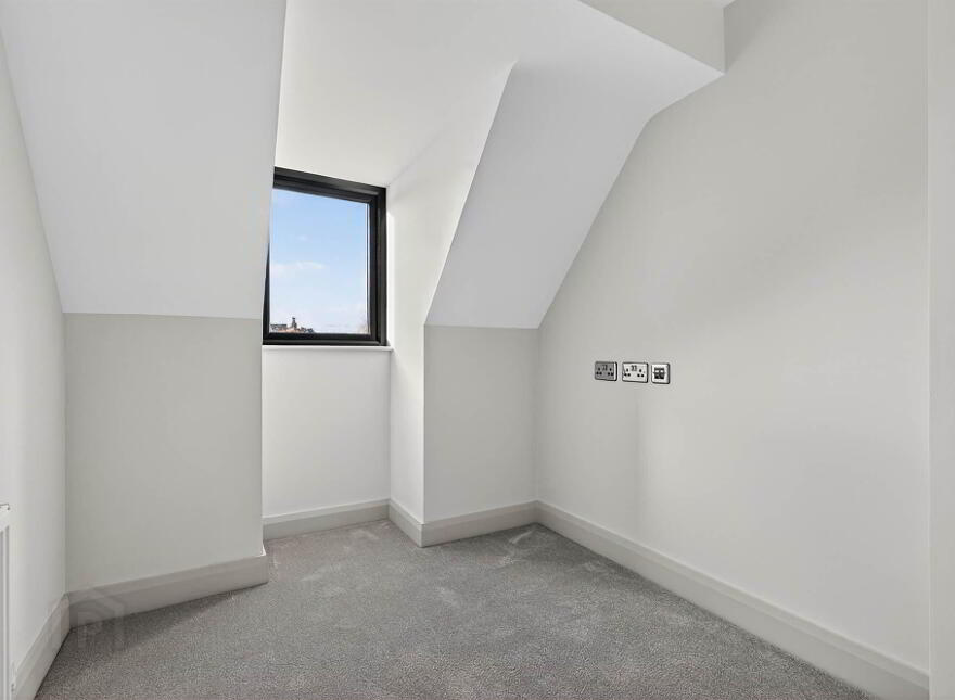 2 Ormiston Park, Belfast, BT4 3JT