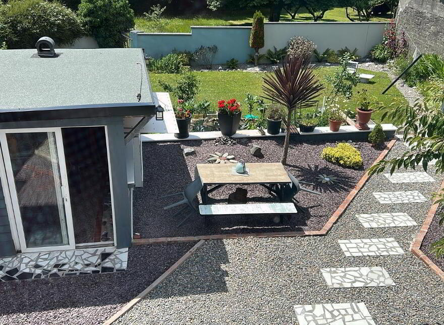 1 Glenside, Cappoquin, P51Y7H2