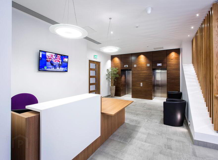 917 Newly Refurbished Office Suites From 2, Sq Ft To, 7 719 Sq Ft, 3rd...Belfast, BT2 8BA