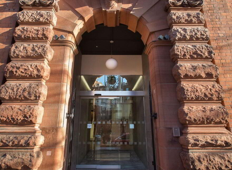 917 Newly Refurbished Office Suites From 2, Sq Ft To, 7 719 Sq Ft, 3rd...Belfast, BT2 8BA