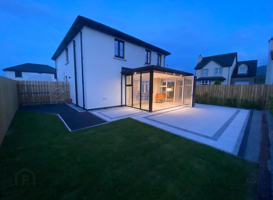 40 Tollymore Brae, Newcastle, BT33 0GT