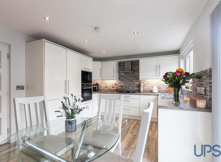 32 Coolnasilla Park West, Belfast, BT11 8JT