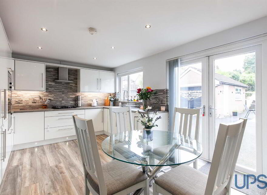 32 Coolnasilla Park West, Belfast, BT11 8JT