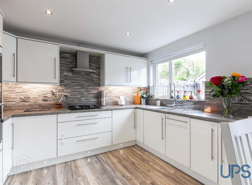 32 Coolnasilla Park West, Belfast, BT11 8JT