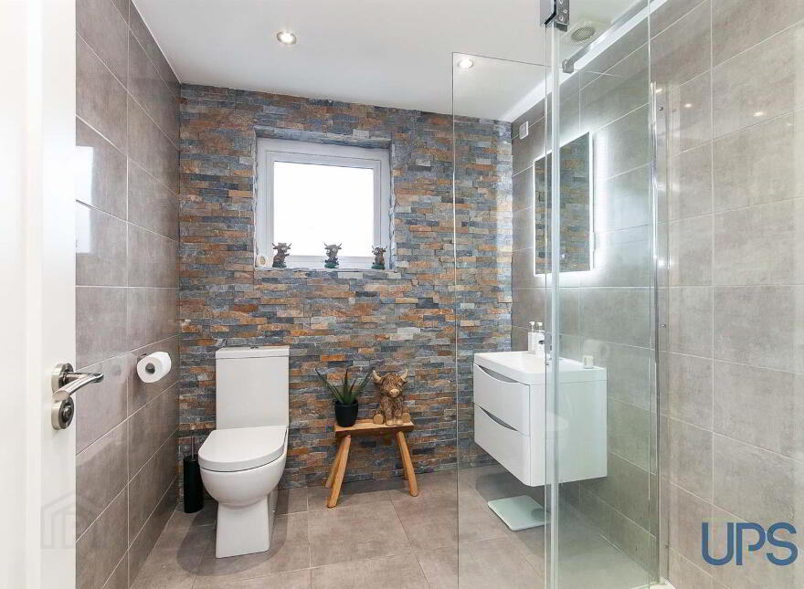 32 Coolnasilla Park West, Belfast, BT11 8JT