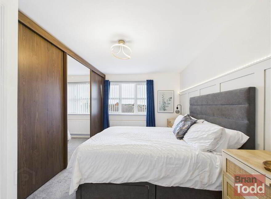 1 Huntly Park, Larne, BT40 2TT