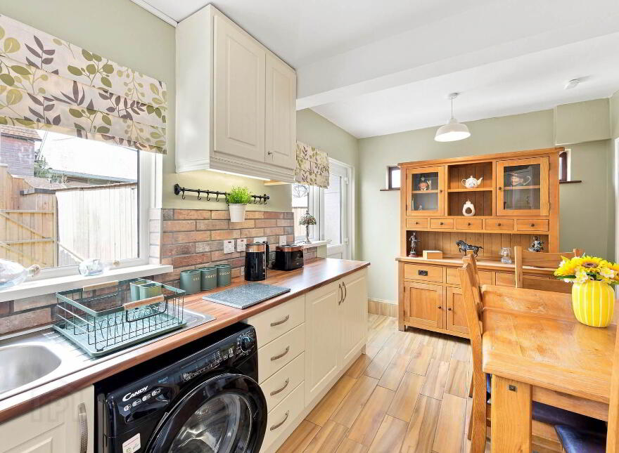 98 Beechfield Drive, Donaghadee, BT21 0AY