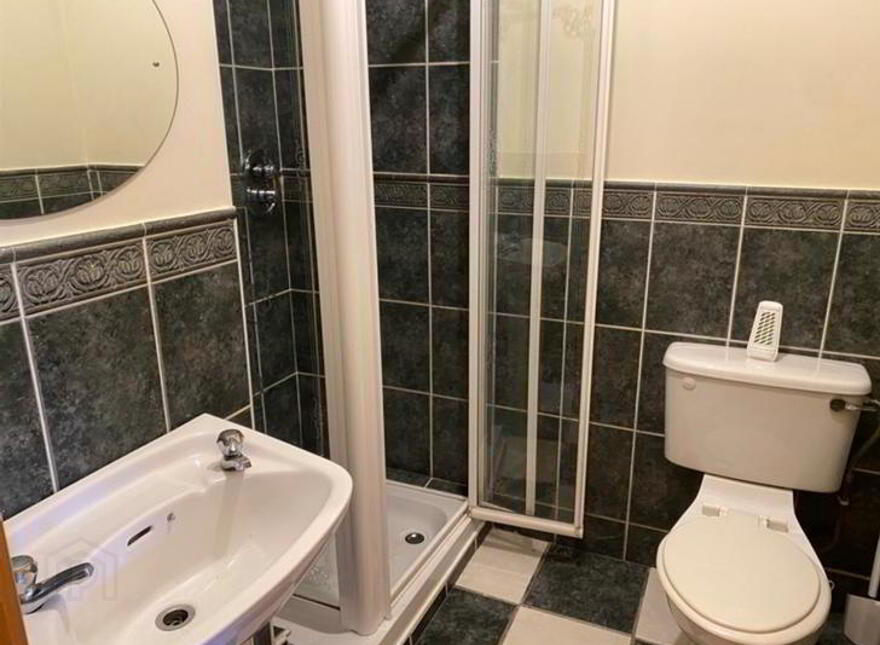 Apt, 4 Riverside, Main Street, Ballinamore, N41KW10