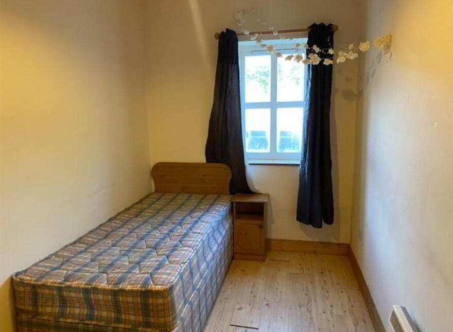 Apt, 4 Riverside, Main Street, Ballinamore, N41KW10