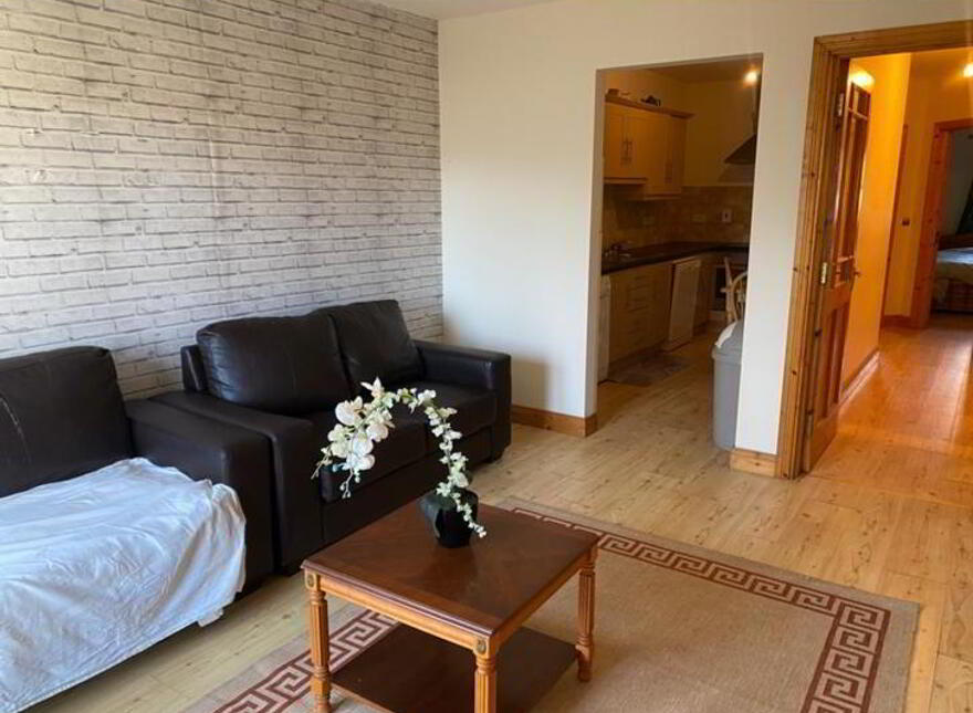 Apt, 4 Riverside, Main Street, Ballinamore, N41KW10