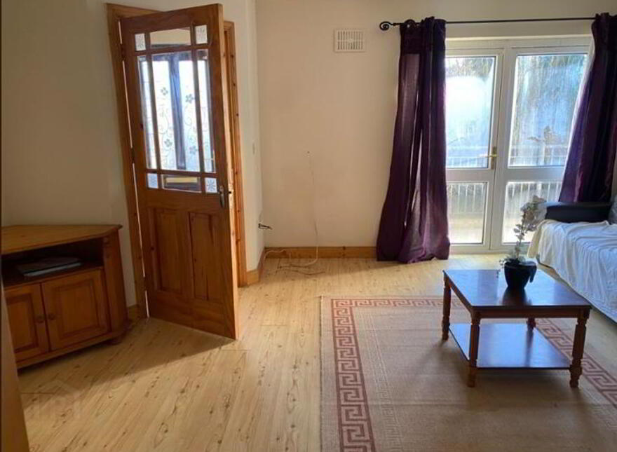 Apt, 4 Riverside, Main Street, Ballinamore, N41KW10