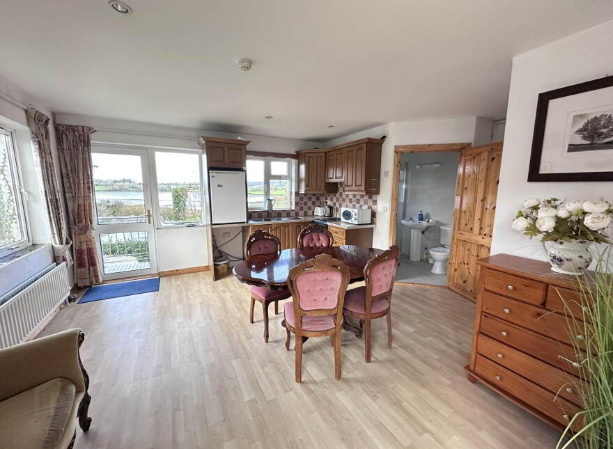 The Old Court Inn, Baltimore, P81VR66