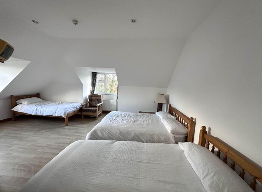 The Old Court Inn, Baltimore, P81VR66