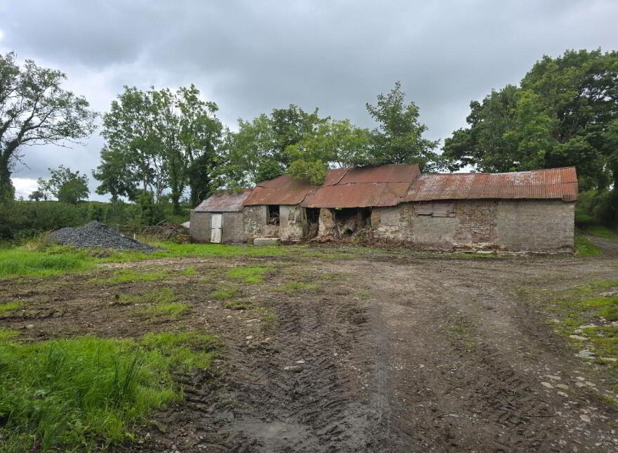 Land, & Yard With Outbuildings @derryhaw Road, Armagh, BT60 4RY
