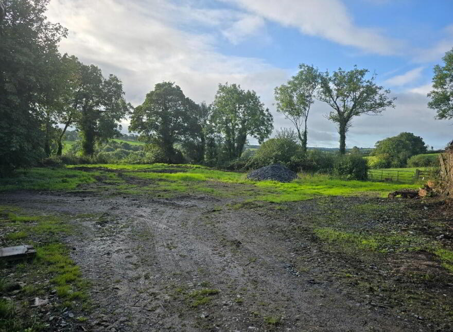 Land, & Yard With Outbuildings @derryhaw Road, Armagh, BT60 4RY