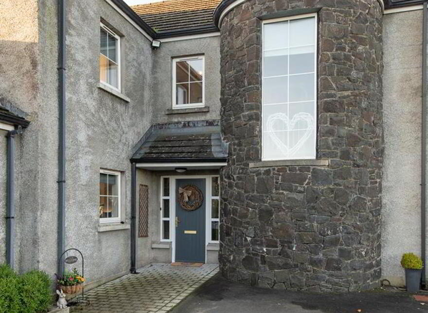 17 Glen Road, Dromore, BT25 1JX