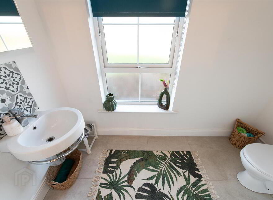 17 Glen Road, Dromore, BT25 1JX