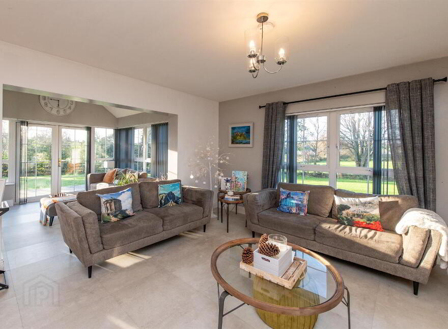 17 Glen Road, Dromore, BT25 1JX