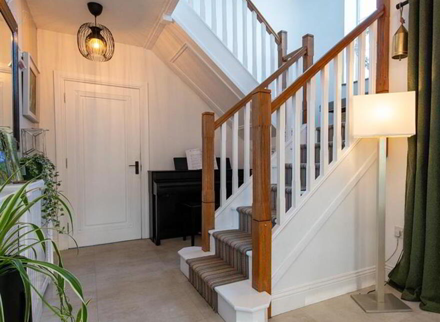 17 Glen Road, Dromore, BT25 1JX