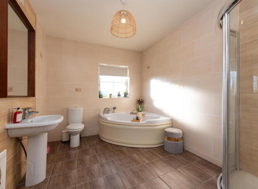 17 Glen Road, Dromore, BT25 1JX
