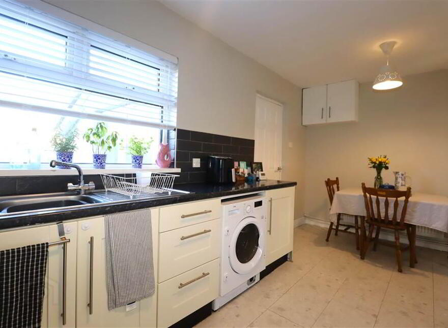 4 Ward Avenue, Warren Gardens, Lisburn, BT28 1EF
