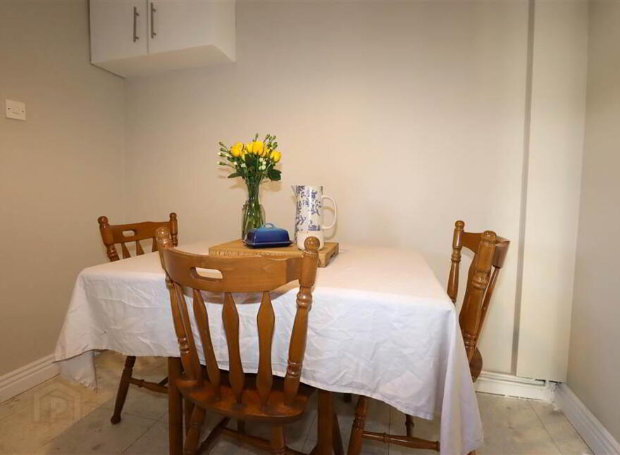 4 Ward Avenue, Warren Gardens, Lisburn, BT28 1EF