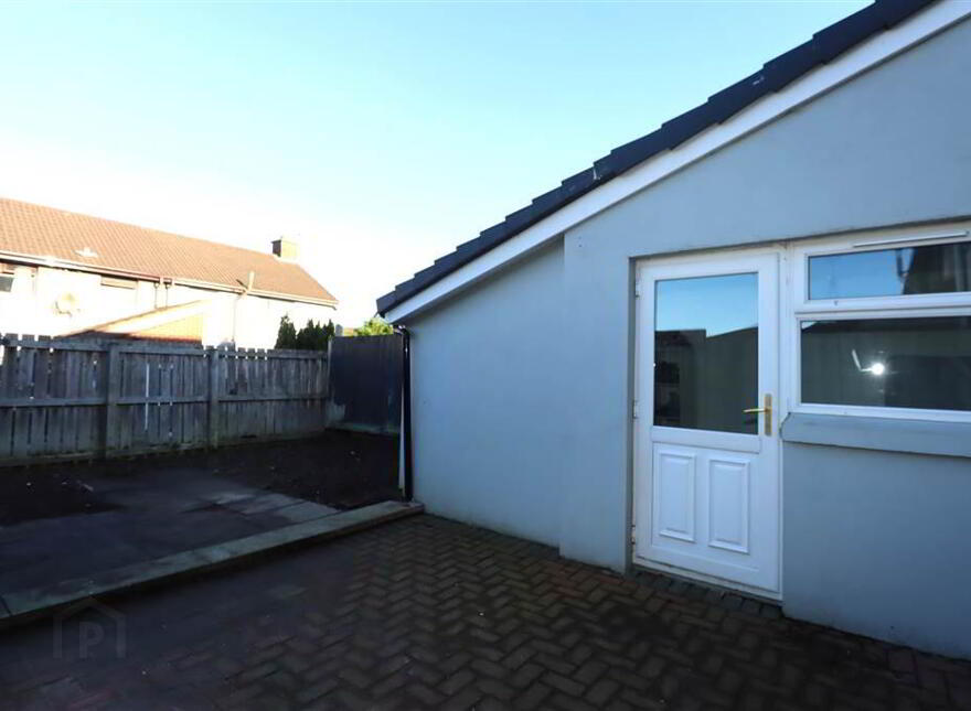 4 Ward Avenue, Warren Gardens, Lisburn, BT28 1EF