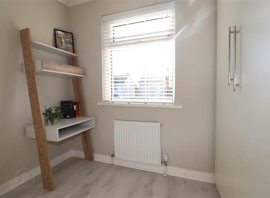 4 Ward Avenue, Warren Gardens, Lisburn, BT28 1EF