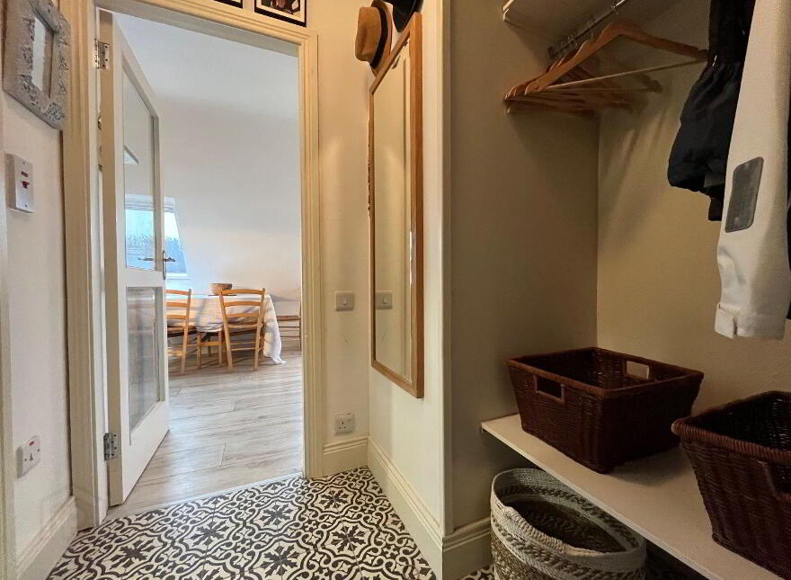 5 Les Mouettes Apartments, Crookhaven, P81A293